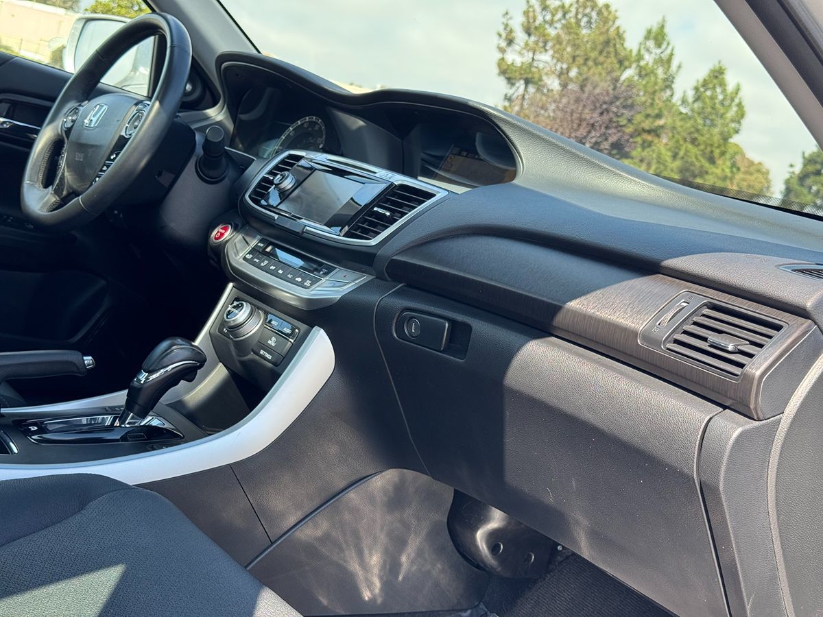 2014 Honda Accord Hybrid Touring photo 32