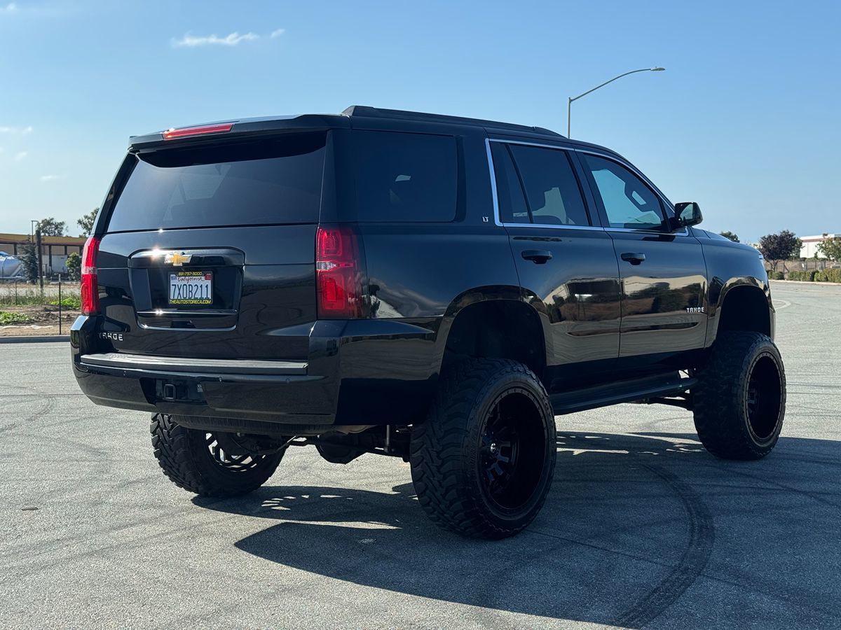 2017 Chevrolet Tahoe LT photo 6