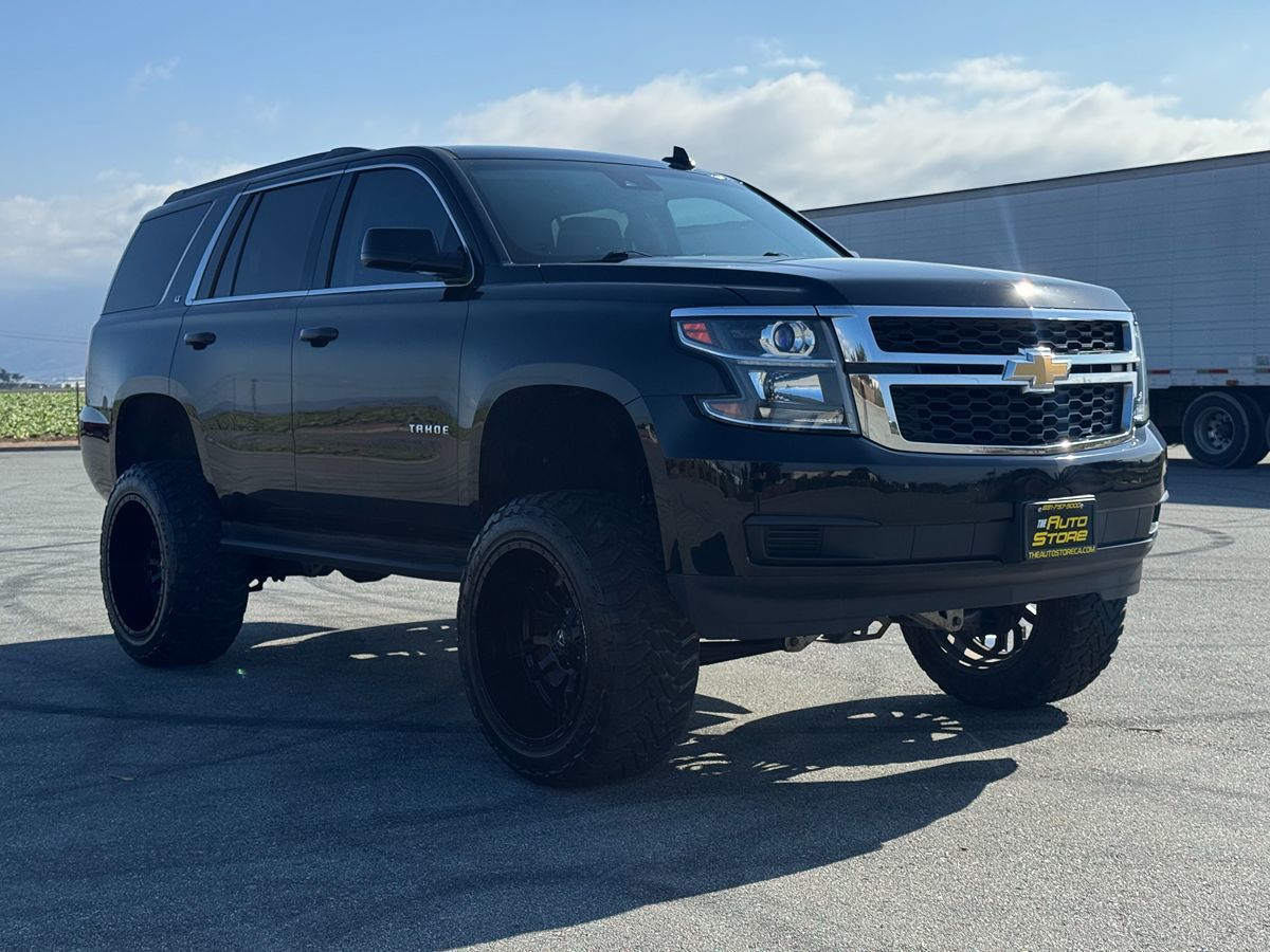 2017 Chevrolet Tahoe LT photo 10