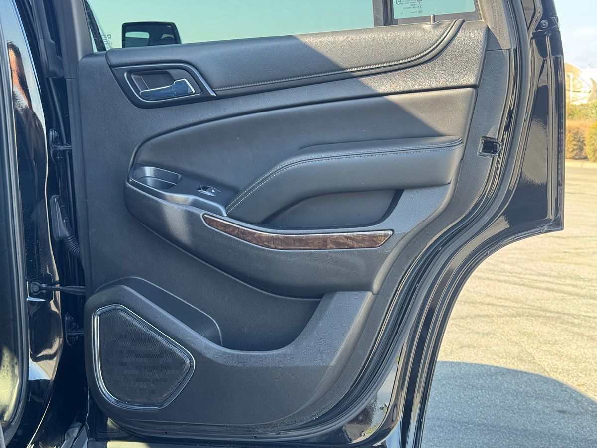 2017 Chevrolet Tahoe LT photo 18
