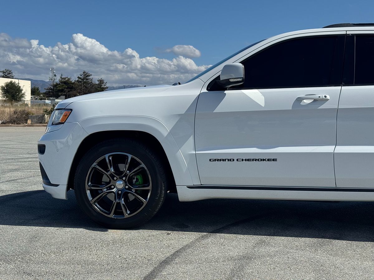 2015 Jeep Grand Cherokee Summit photo 2