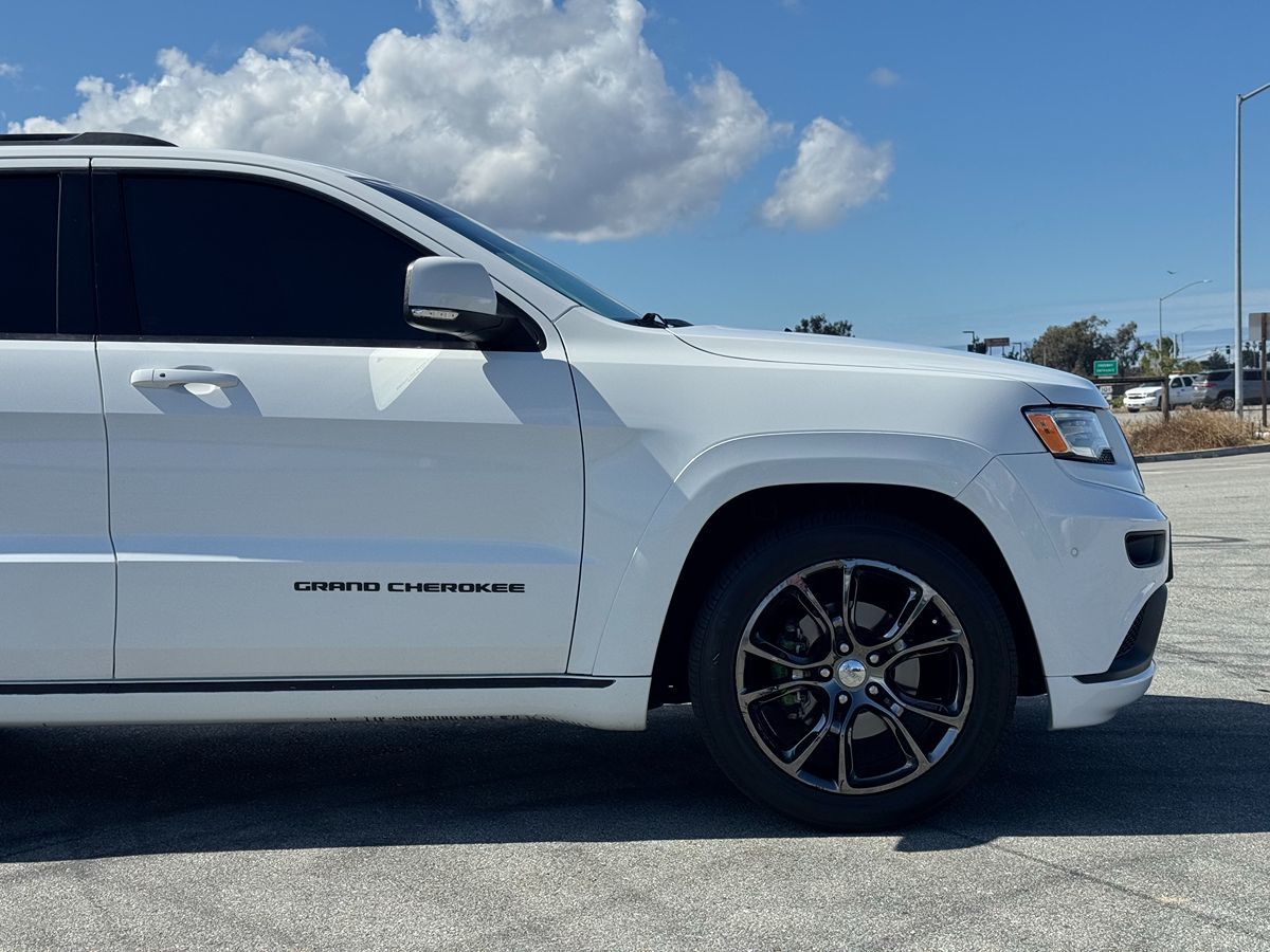 2015 Jeep Grand Cherokee Summit photo 9