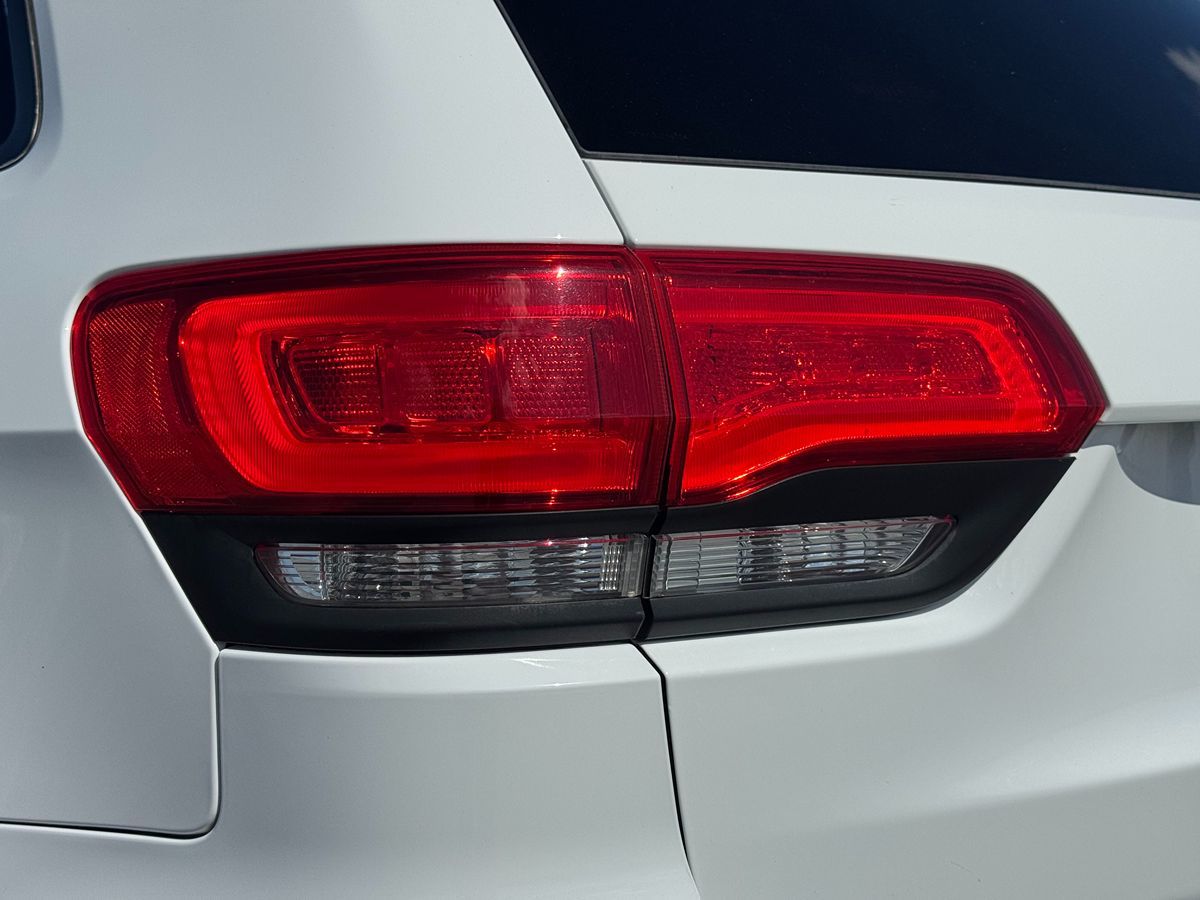 2015 Jeep Grand Cherokee Summit photo 17