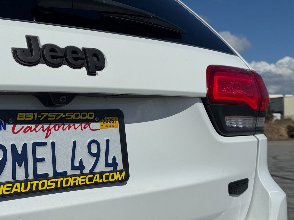 2015 Jeep Grand Cherokee Summit photo 18