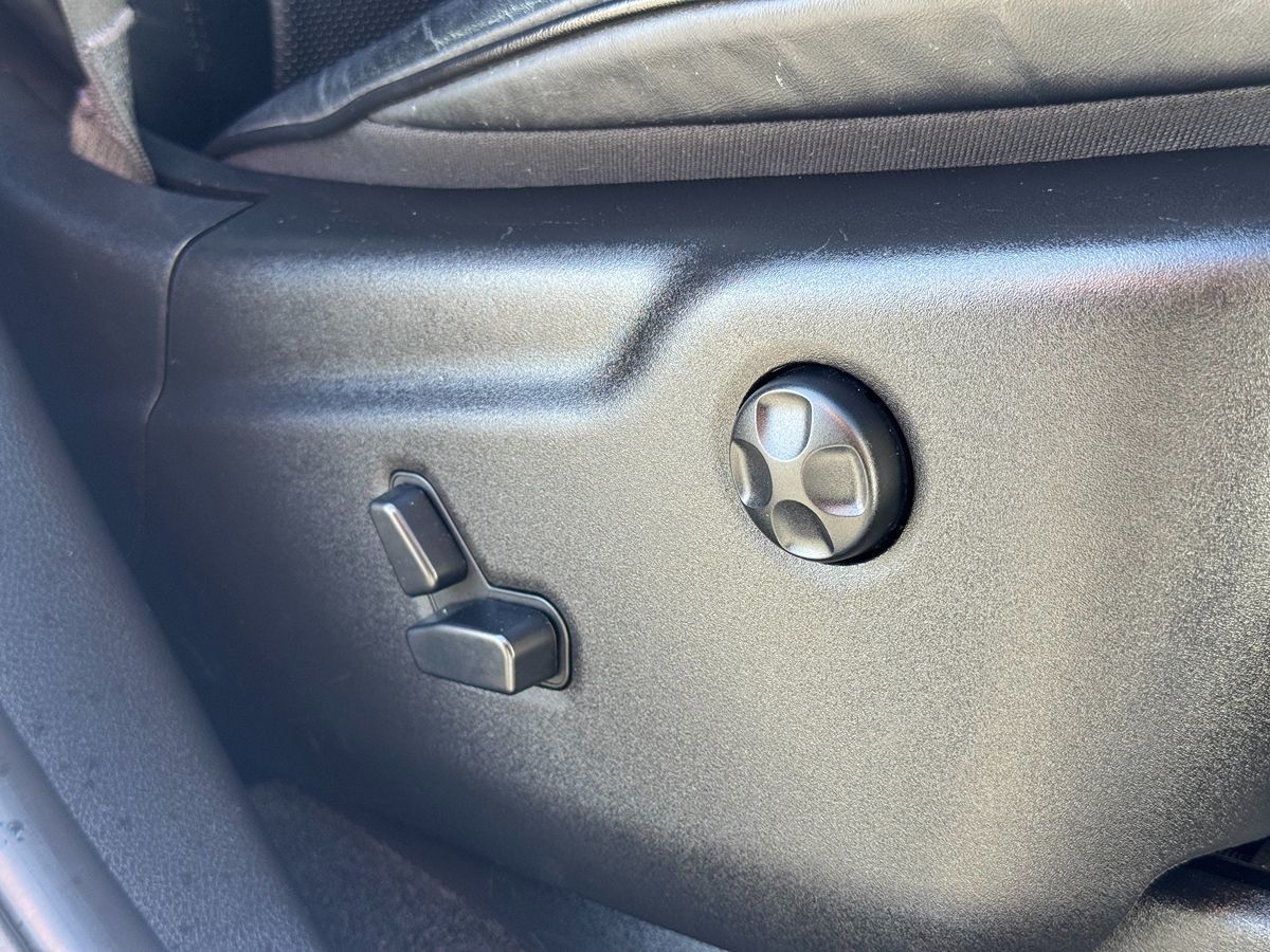 2015 Jeep Grand Cherokee Summit photo 31