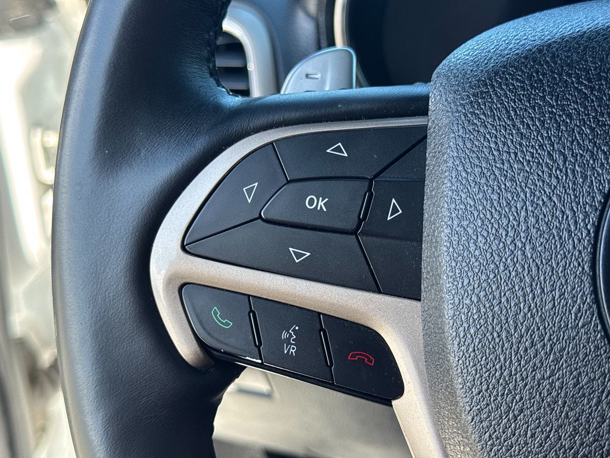 2015 Jeep Grand Cherokee Summit photo 45
