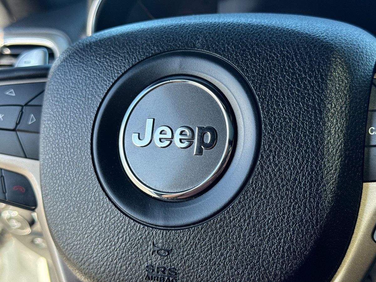 2015 Jeep Grand Cherokee Summit photo 47
