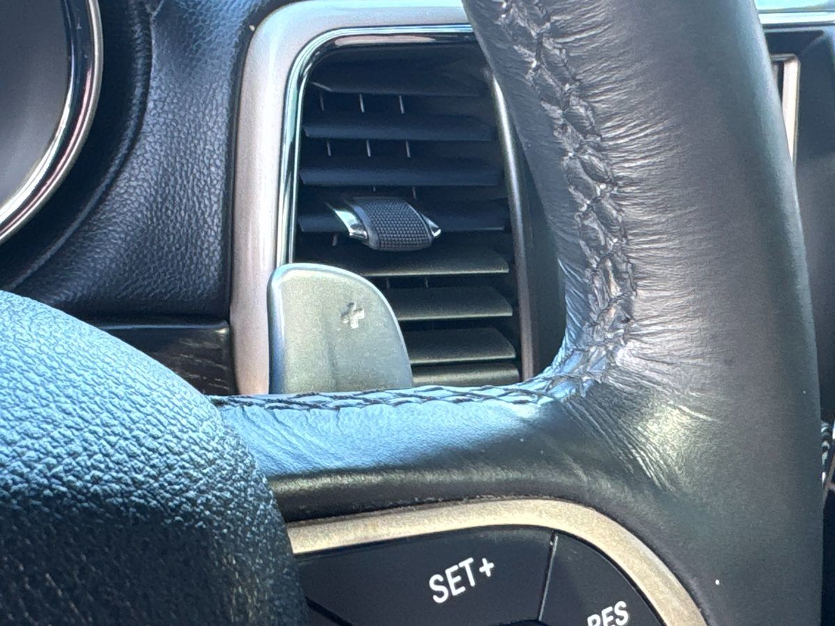 2015 Jeep Grand Cherokee Summit photo 49