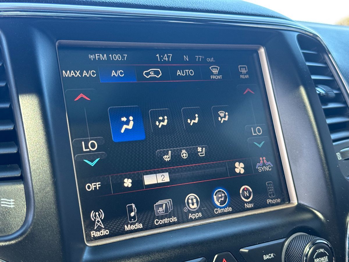 2015 Jeep Grand Cherokee Summit photo 53