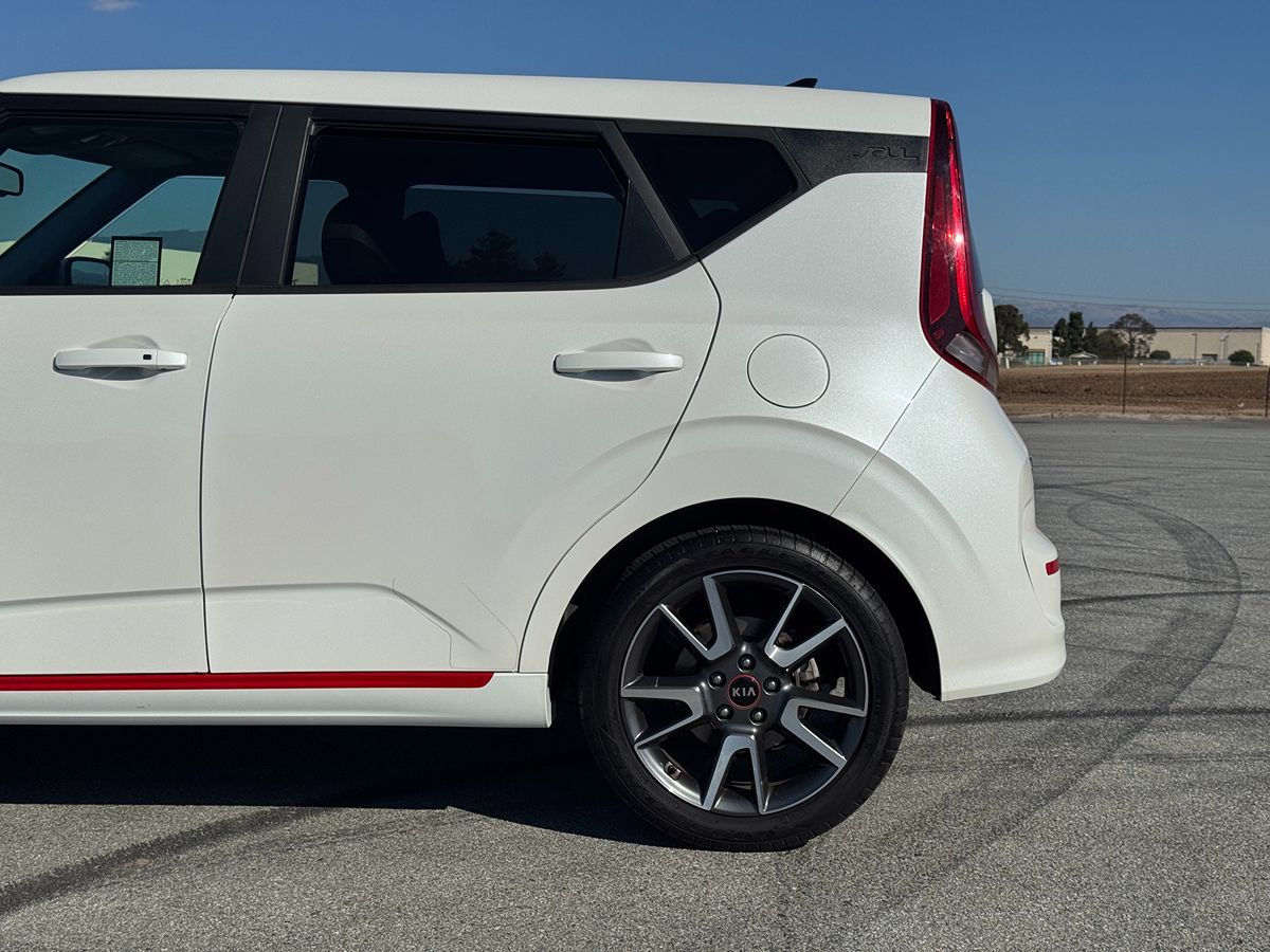 2021 Kia Soul GT-Line Turbo photo 3