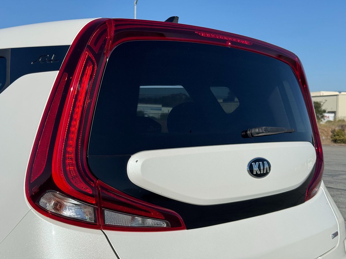 2021 Kia Soul Turbo - Photo 17