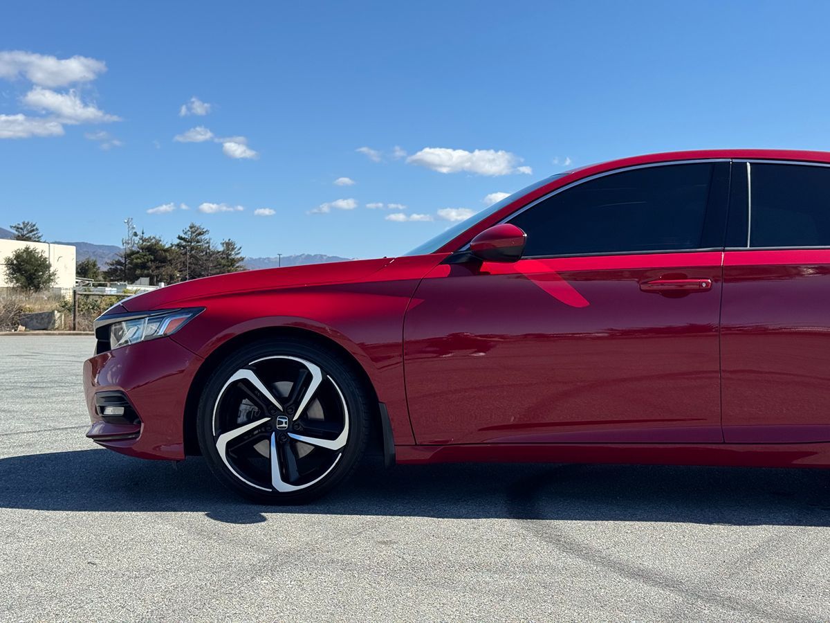 2018 Honda Accord Sport 1.5T photo 2
