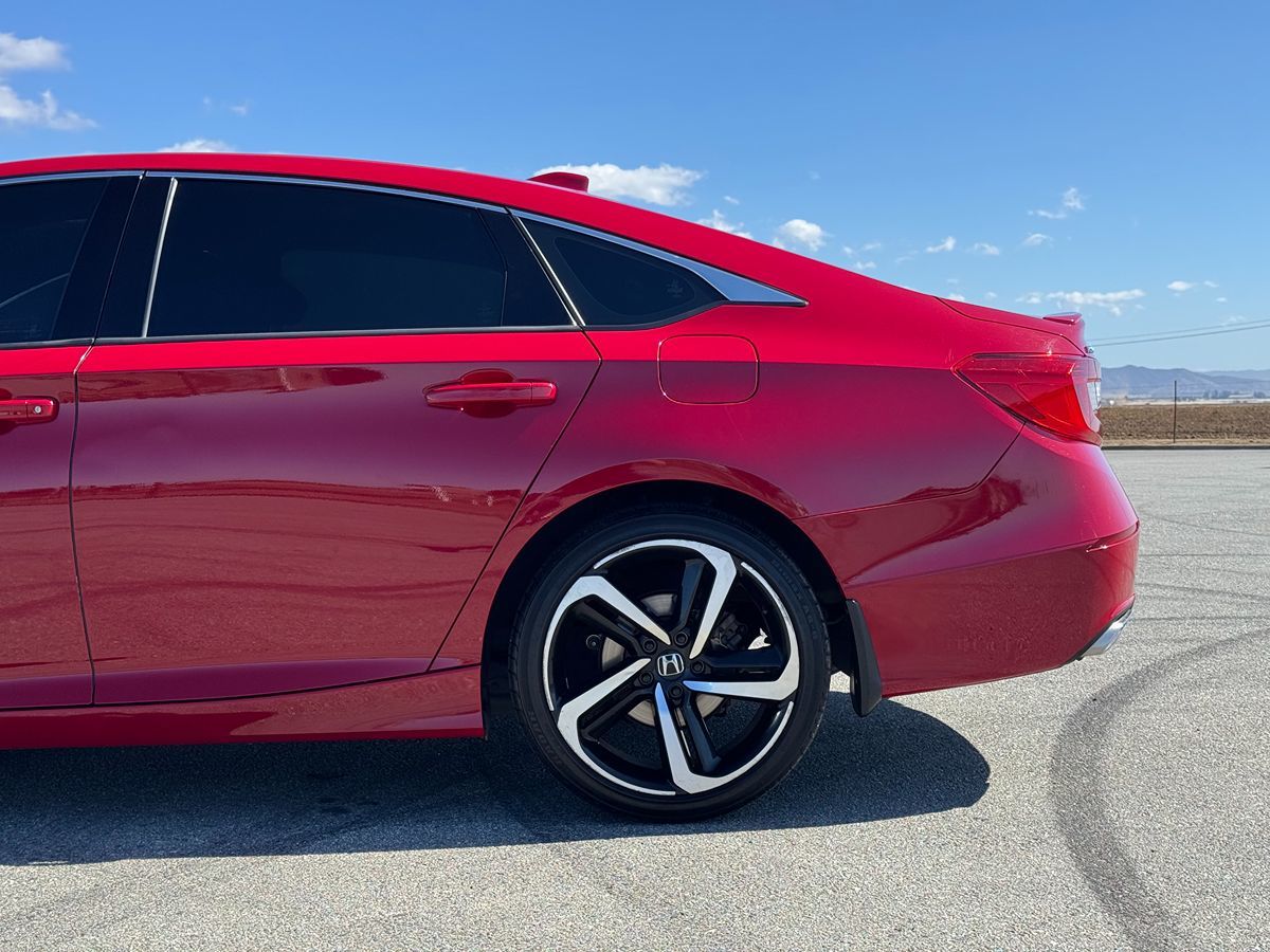 2018 Honda Accord Sport 1.5T photo 3