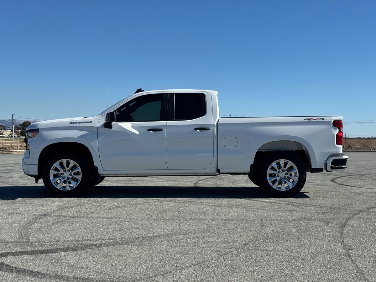2023 Chevrolet Silverado 1500 Custom photo 4