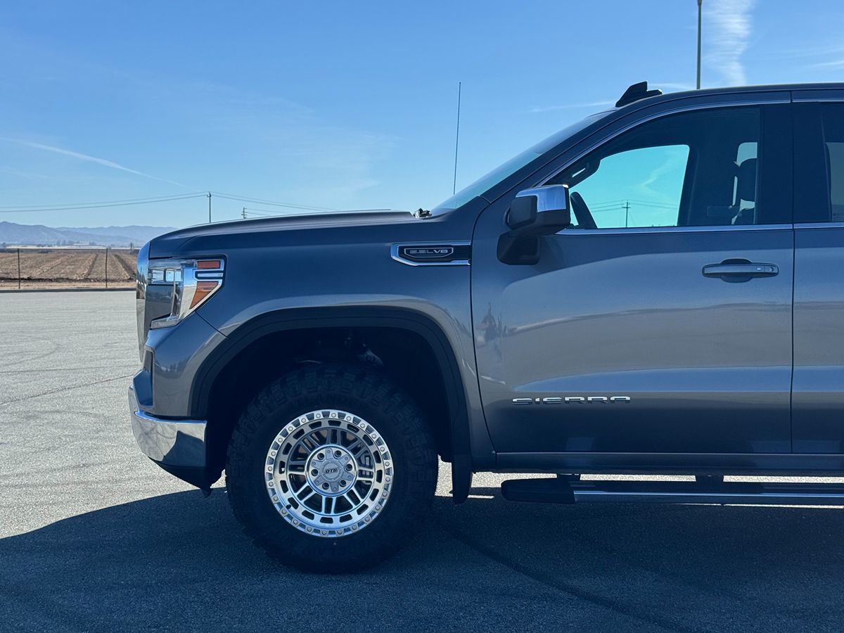 2021 Gmc Sierra 1500 SLE photo 2