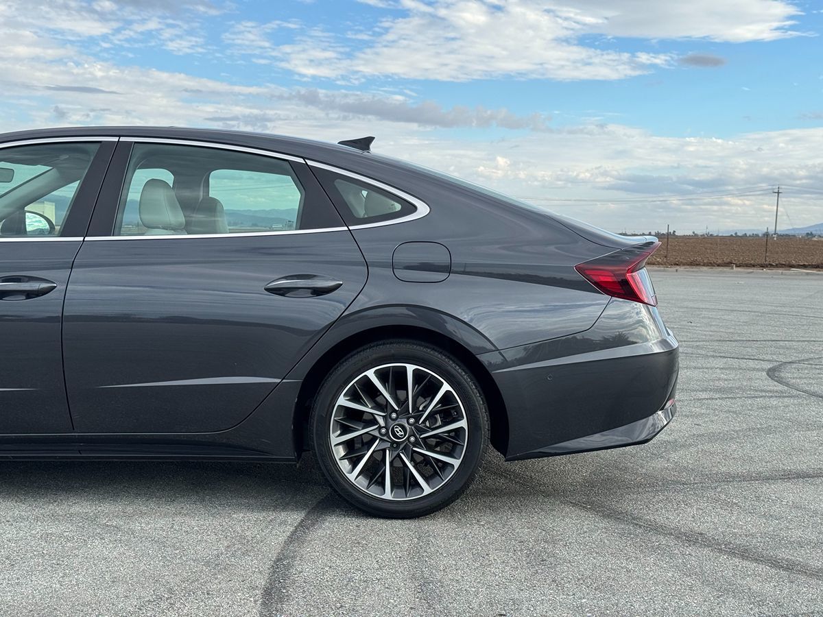 2020 Hyundai Sonata Limited photo 3