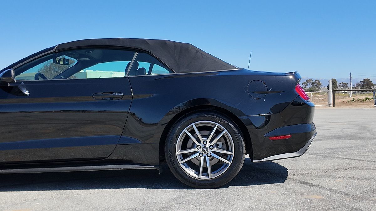 2017 Ford Mustang EcoBoost Premium - Photo 4