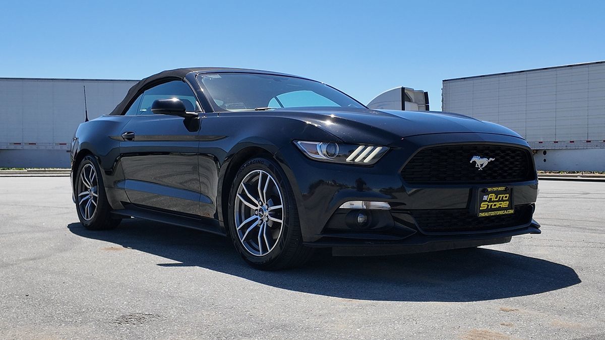 2017 Ford Mustang EcoBoost Premium - Photo 12