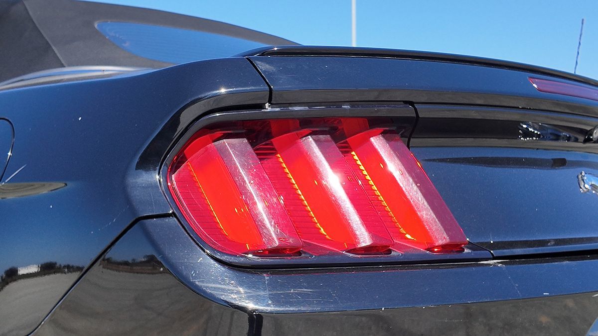 2017 Ford Mustang EcoBoost Premium - Photo 20