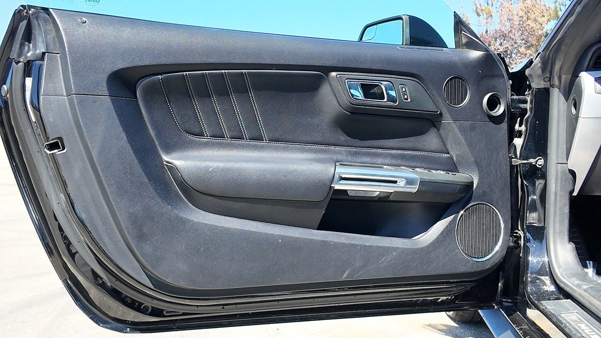 2017 Ford Mustang EcoBoost Premium - Photo 23