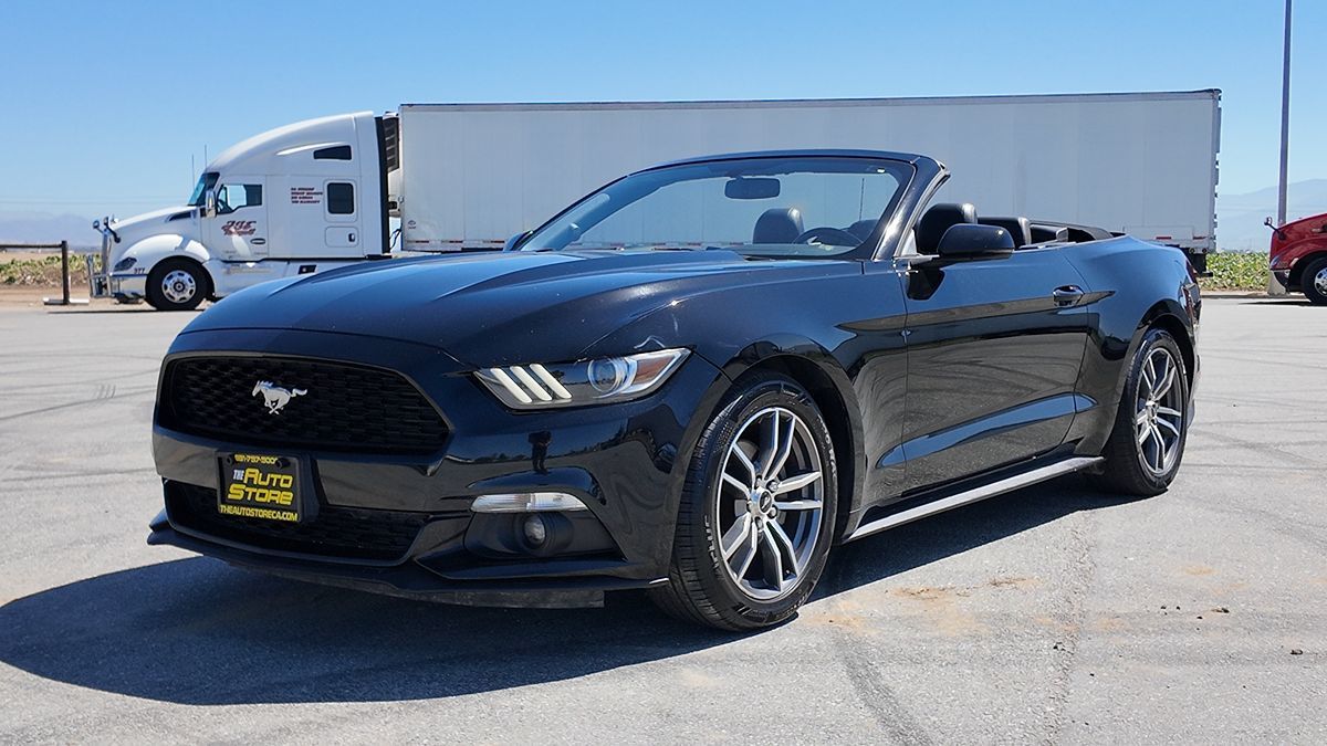 2017 Ford Mustang EcoBoost Premium - Photo 2