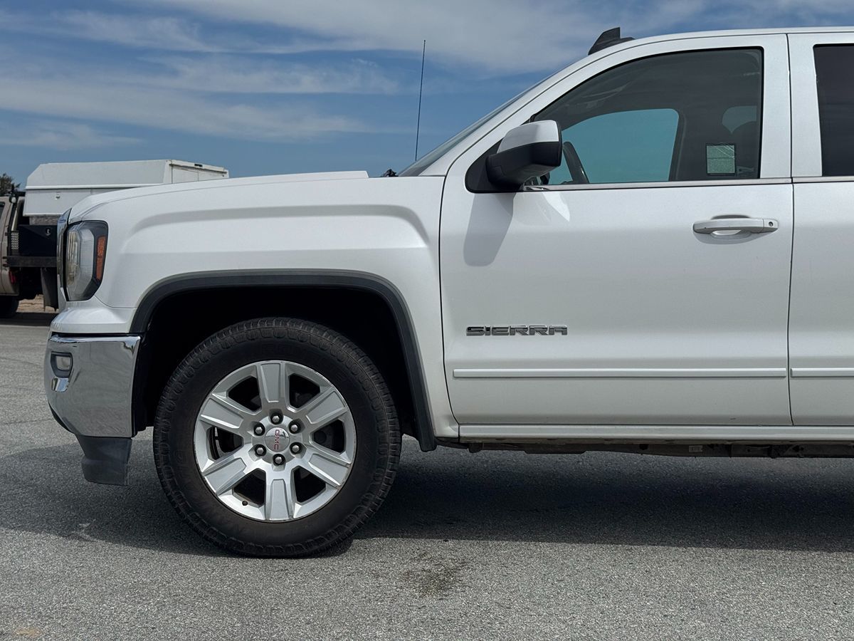2017 Gmc Sierra 1500 SLE photo 2