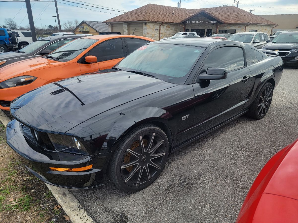 2006 Ford Mustang GT Deluxe