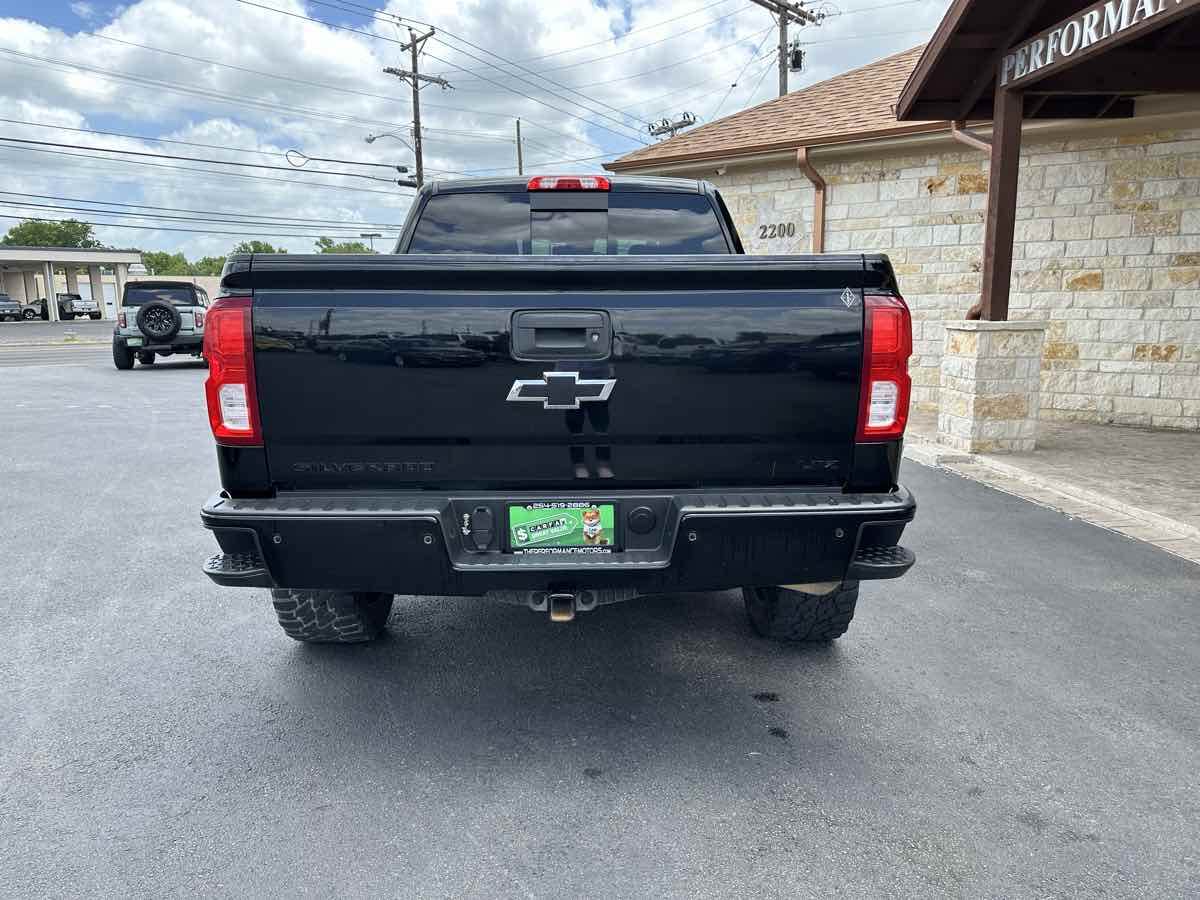 2018 Chevrolet Silverado 1500 LTZ photo 3