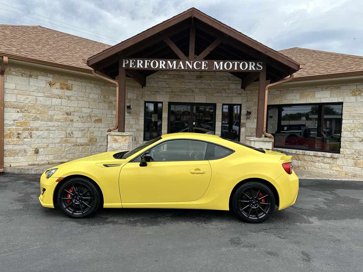 2017 Subaru BRZ Series.Yellow photo 2