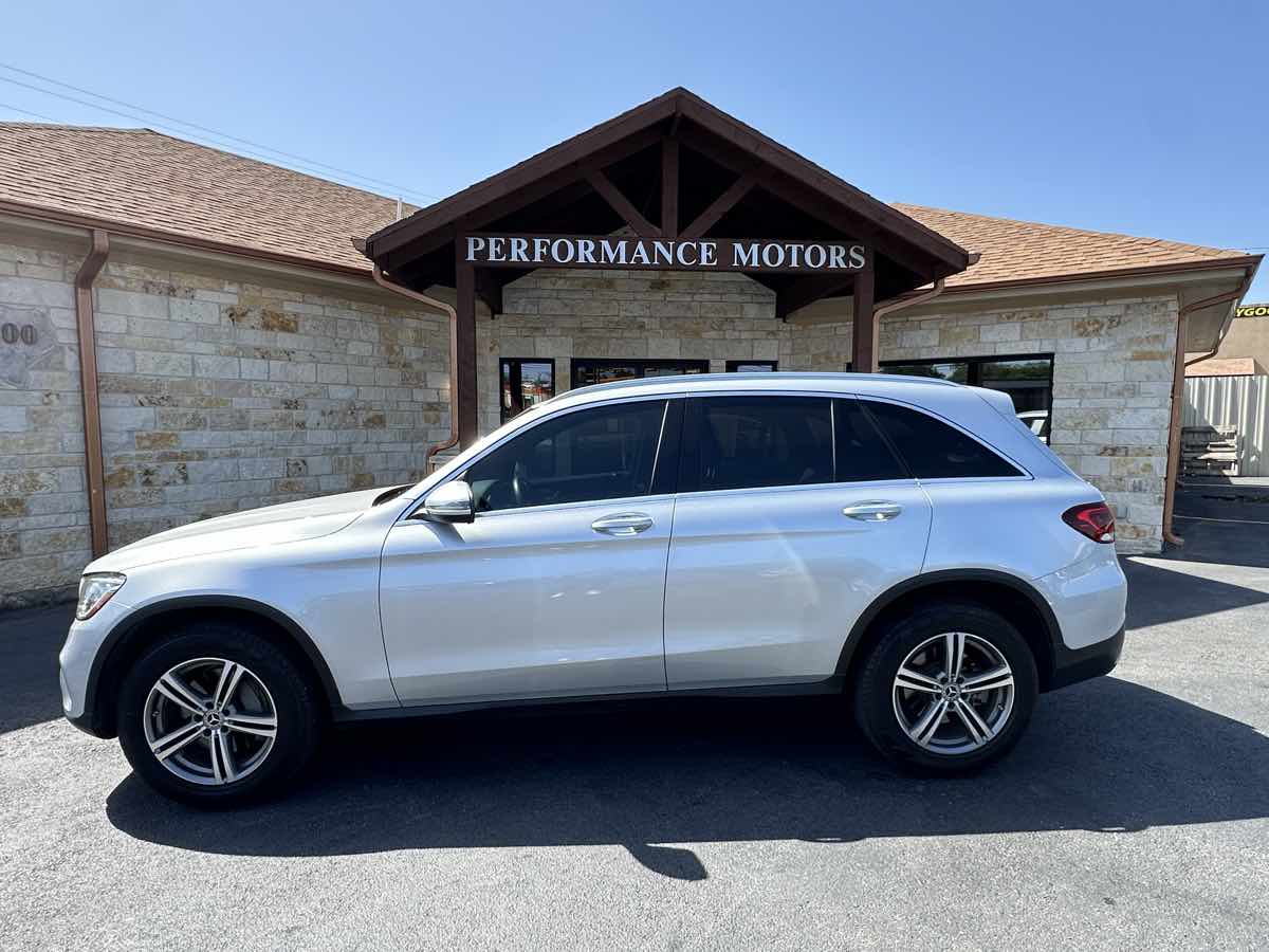 2020 Mercedes Benz GLC 300 4MATIC photo 2