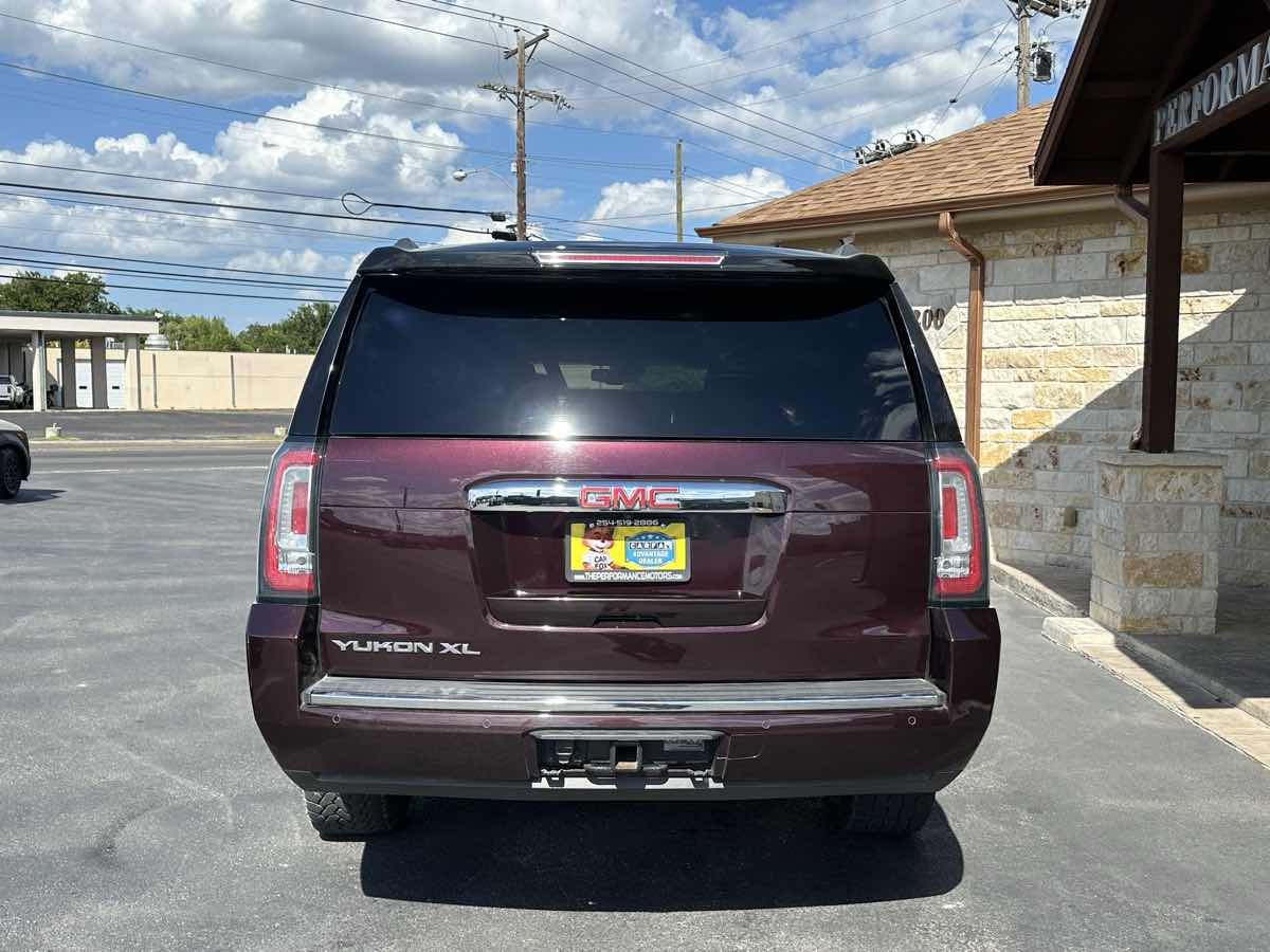 2017 Gmc Yukon XL Denali photo 3