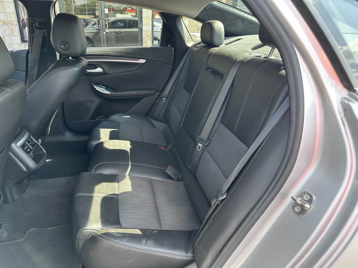 2017 Chevrolet Impala 1LT photo 3