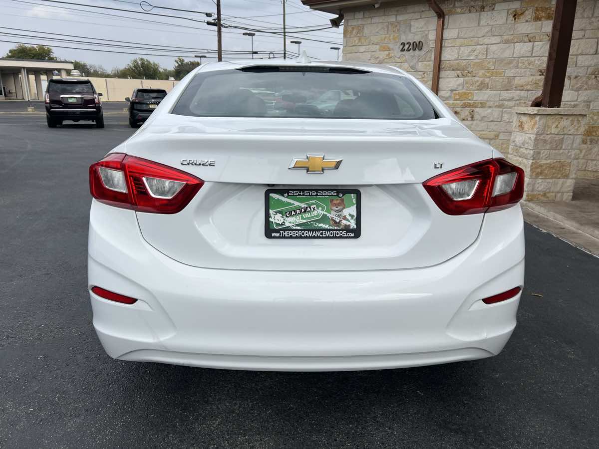 2017 Chevrolet Cruze LT photo 4