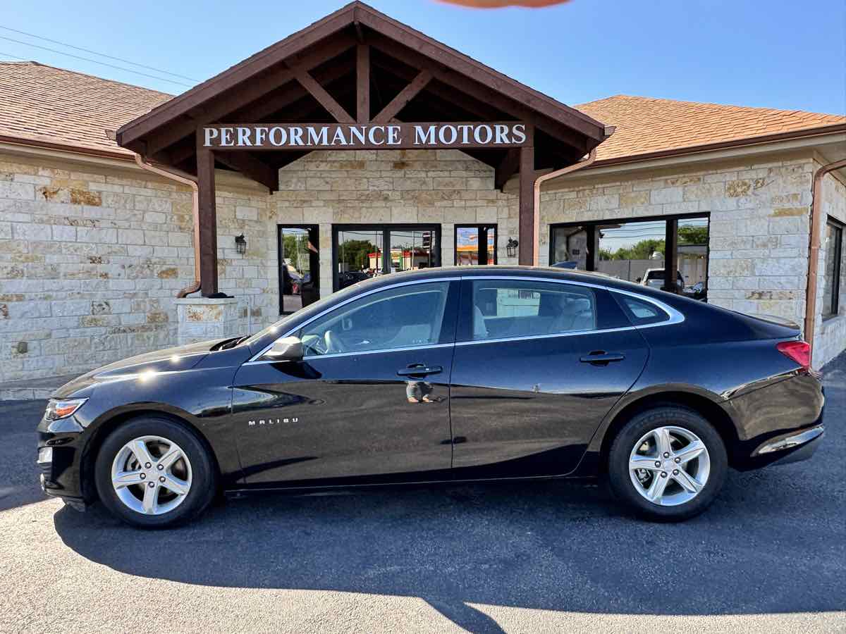 2023 Chevrolet Malibu 1LS - Photo 2