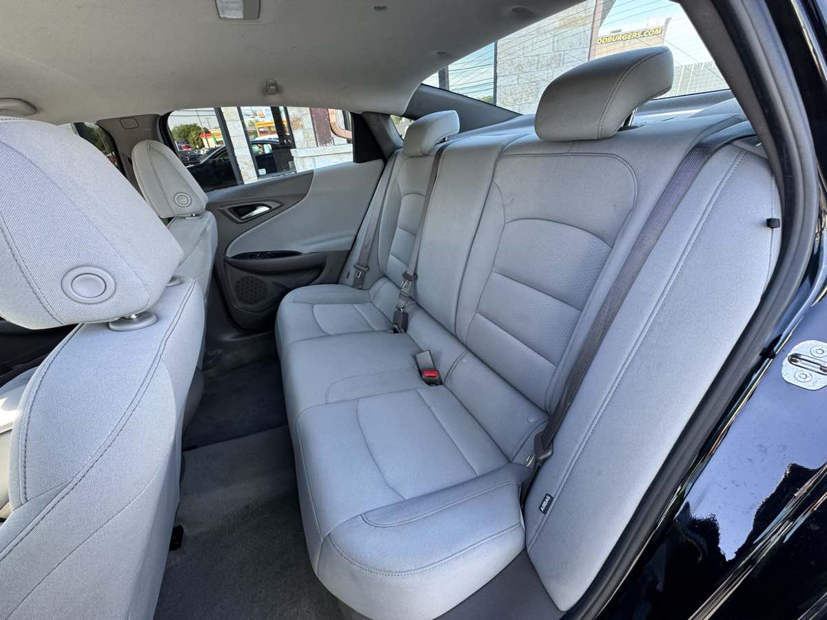 2023 Chevrolet Malibu 1LS - Photo 5