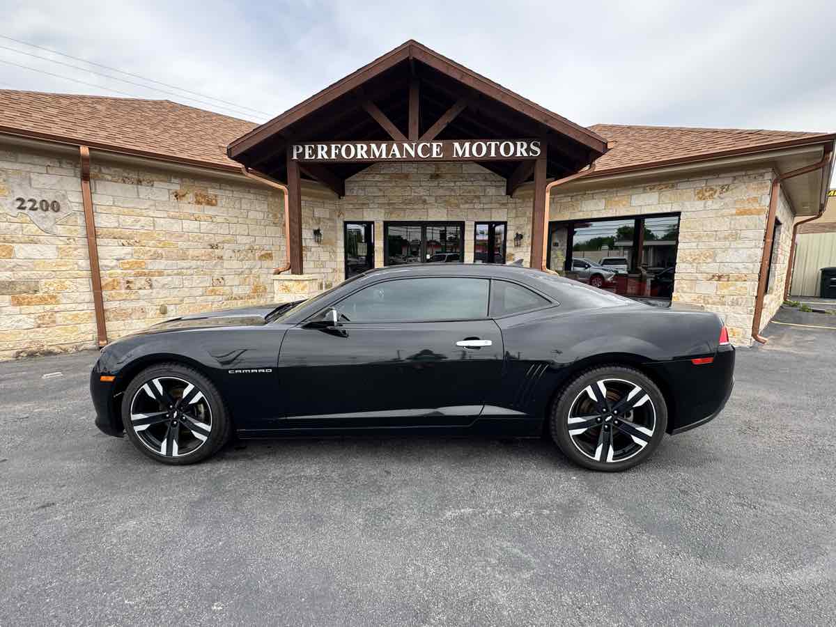 2014 Chevrolet Camaro 2LS - Photo 2