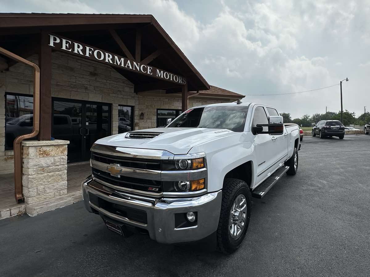 2018 Chevrolet Silverado HD LTZ 4WD Crew Cab Standard Box's photo