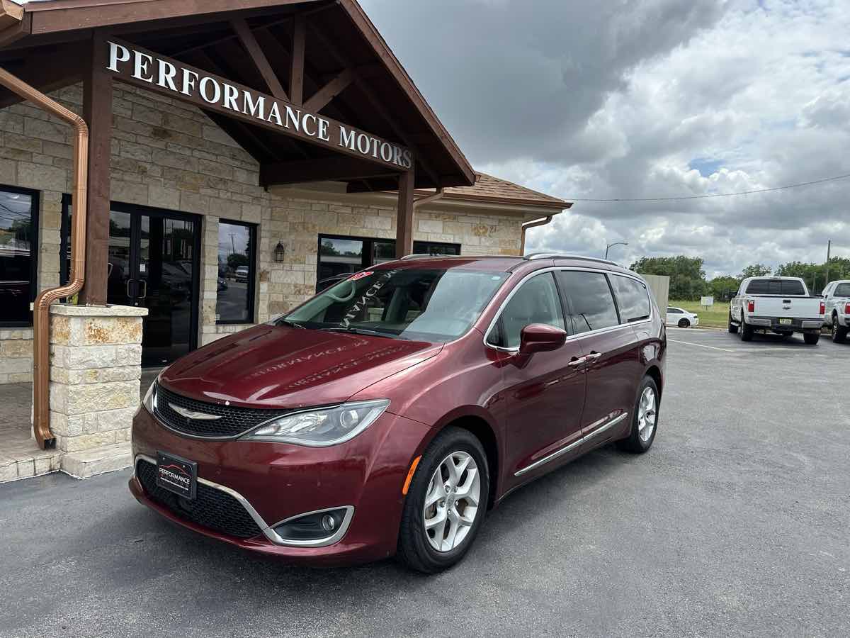 2017 Chrysler Pacifica Touring-L Plus's photo