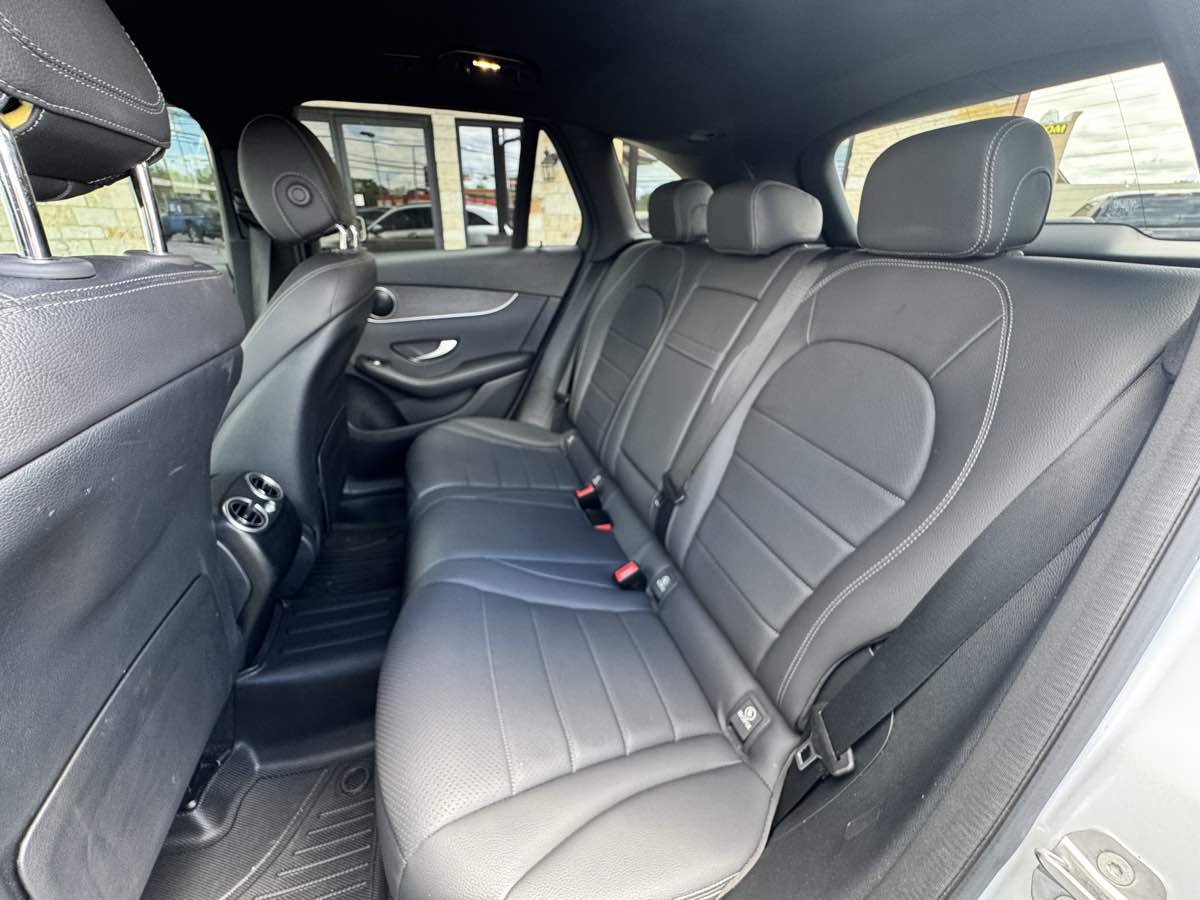 2020 Mercedes-Benz GLC GLC300 - Photo 6