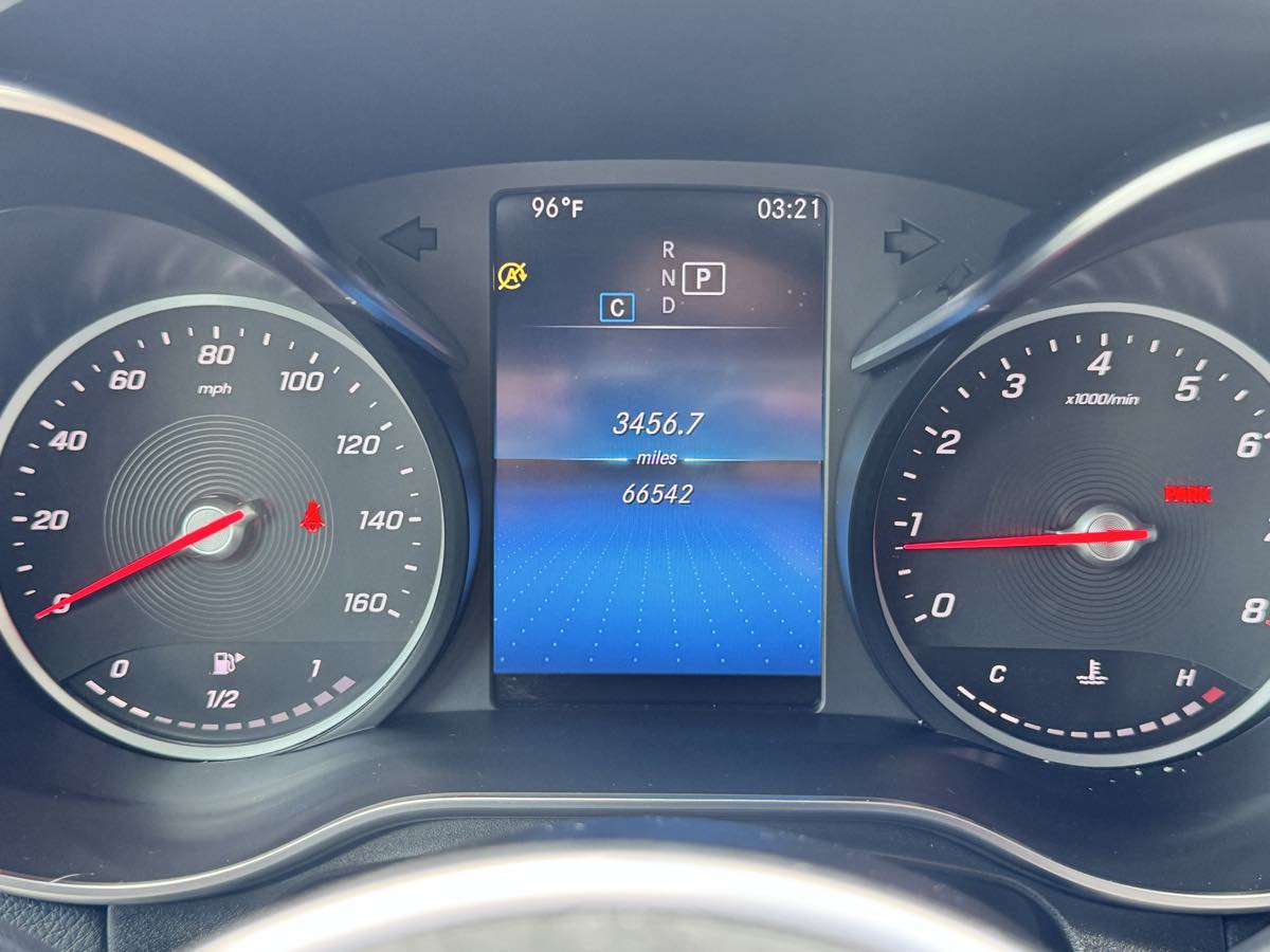 2020 Mercedes-Benz GLC GLC300 - Photo 11