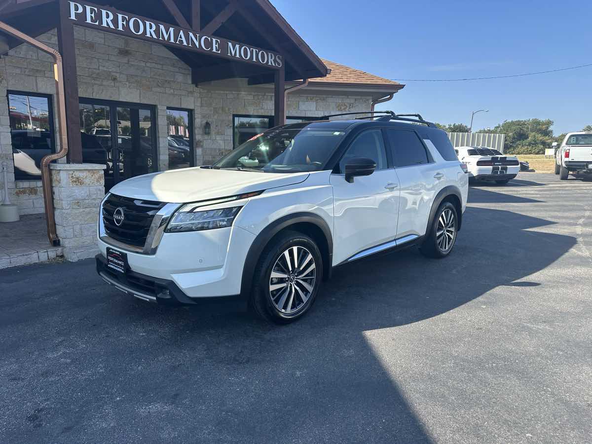2022 Nissan Pathfinder Platinum