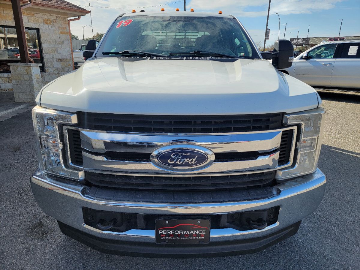 2019 Ford F-350 XLT photo 2