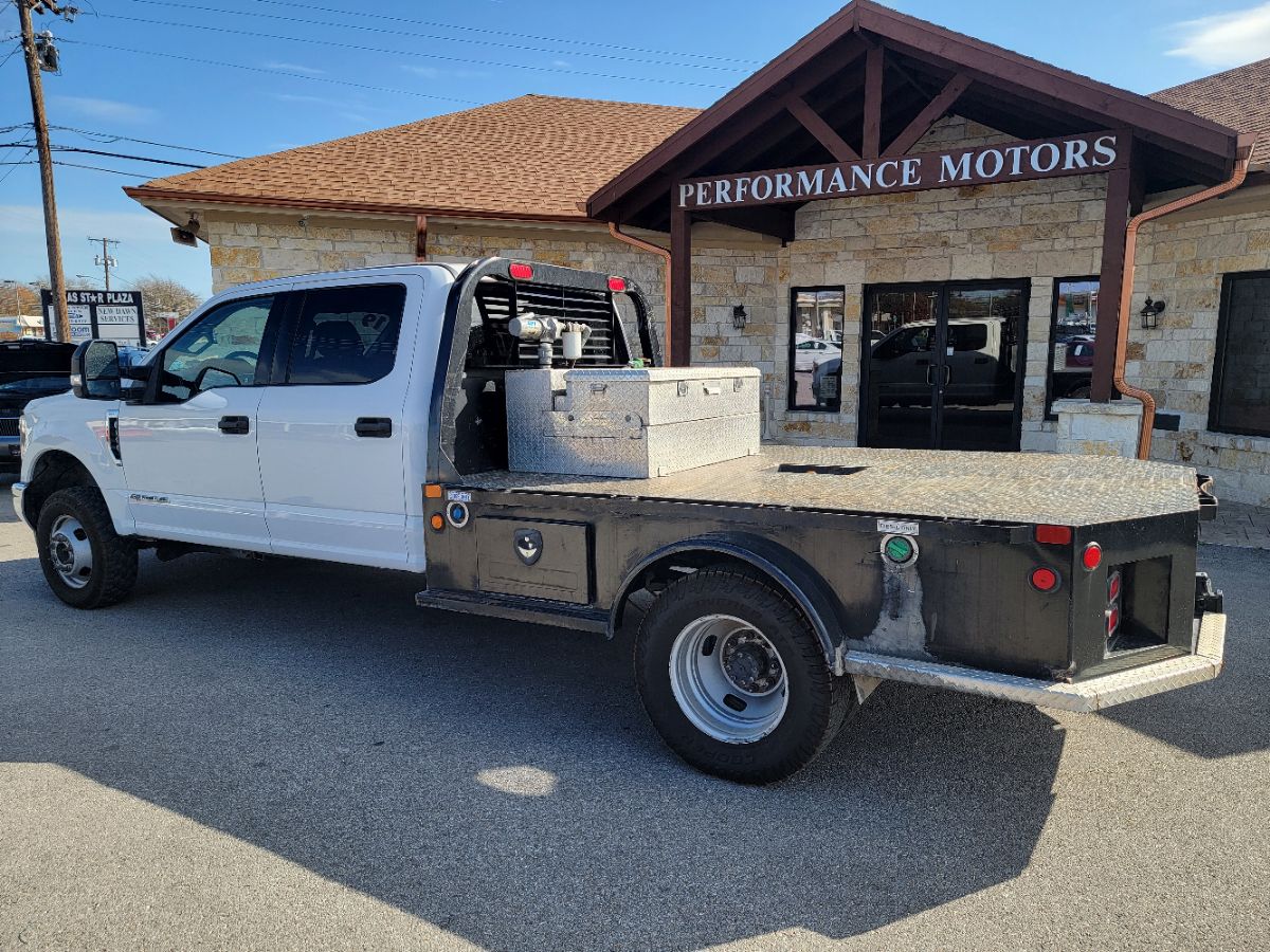 2019 Ford F-350 XLT photo 4