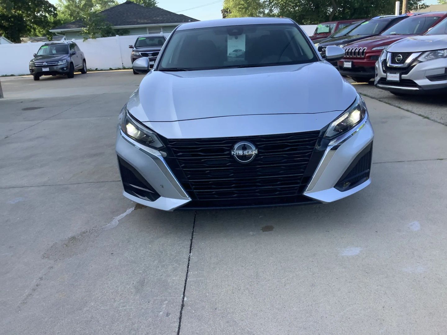 2023 Nissan Altima 2.5 SV photo 3