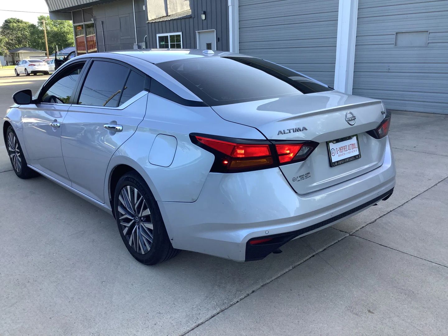 2023 Nissan Altima 2.5 SV photo 7