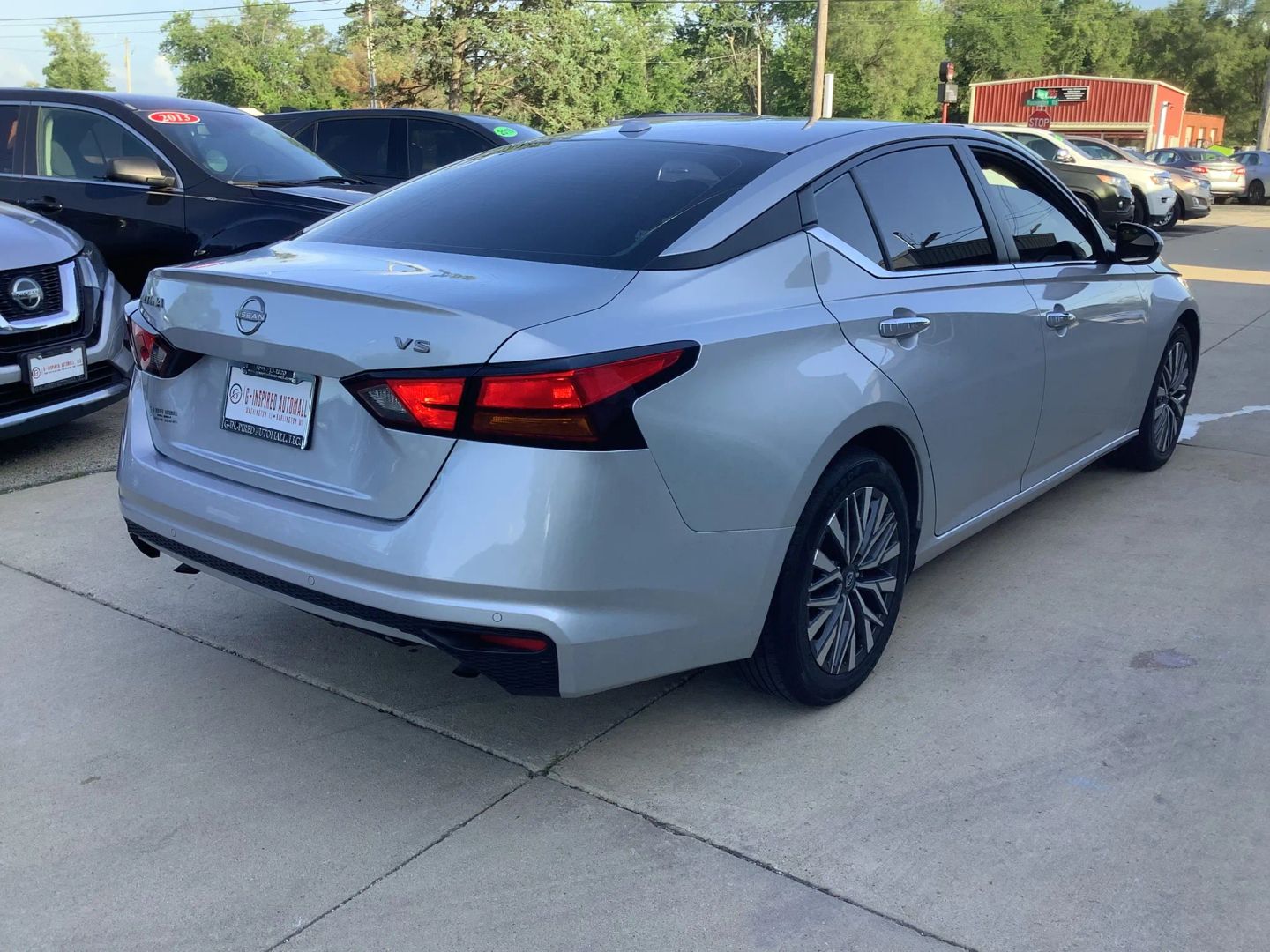 2023 Nissan Altima 2.5 SV photo 9