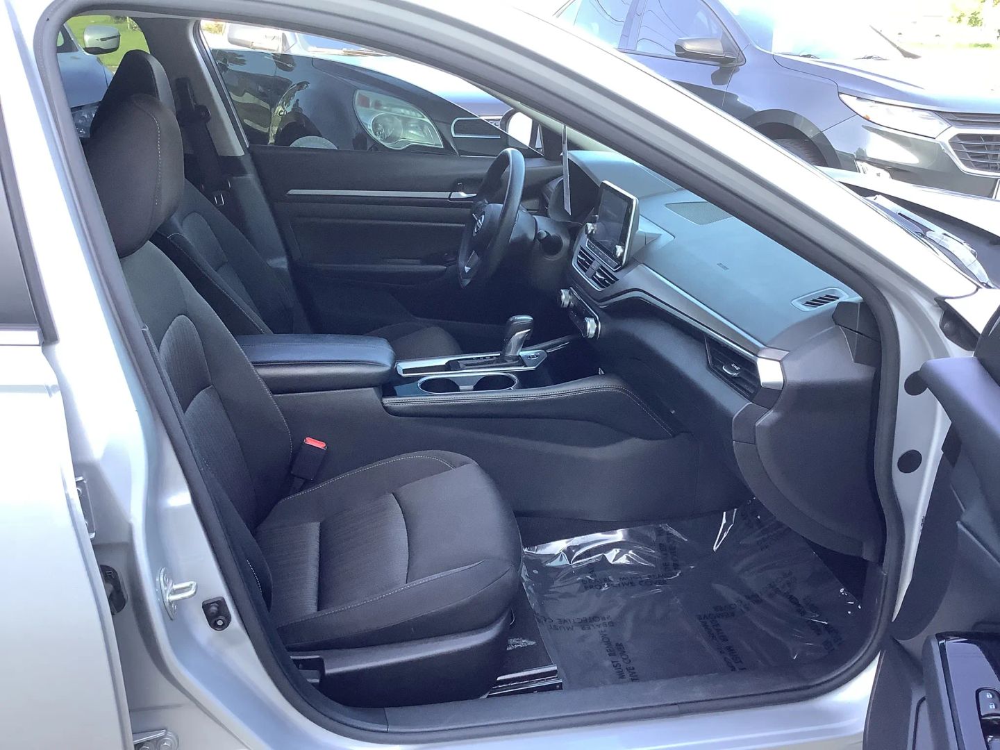 2023 Nissan Altima 2.5 SV photo 11