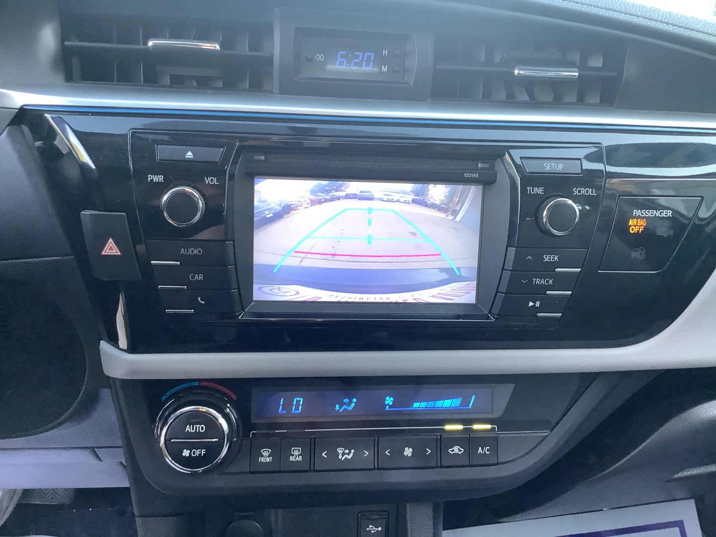 2014 Toyota Corolla L photo 17