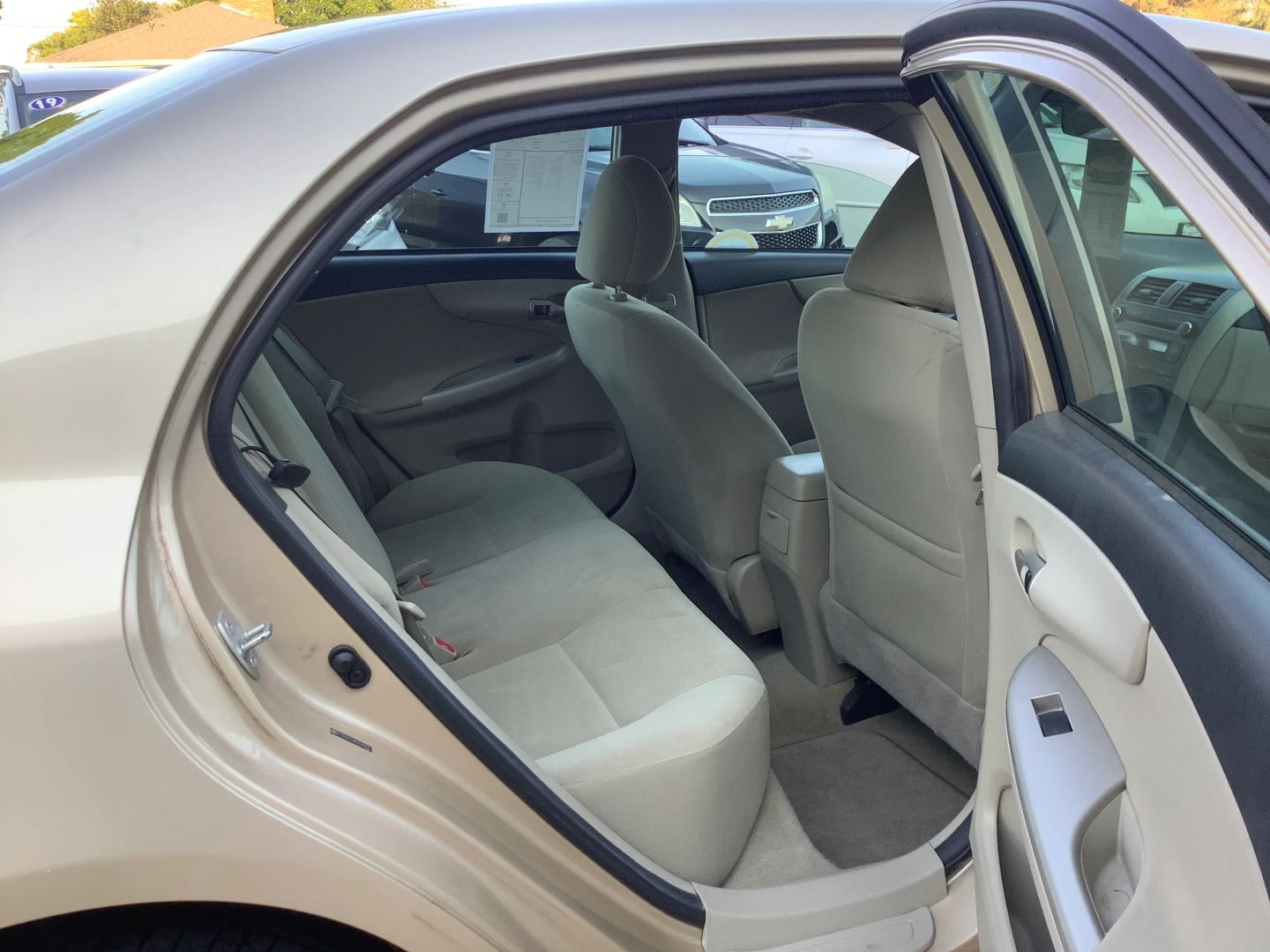 2011 Toyota Corolla L photo 9