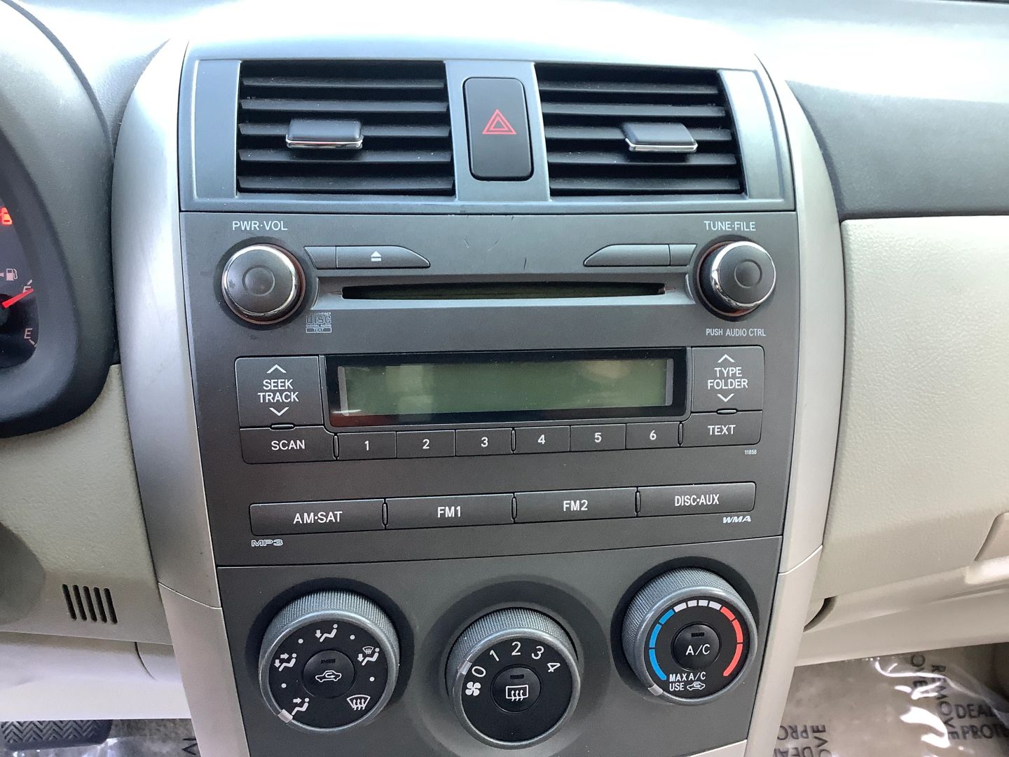 2011 Toyota Corolla L photo 15